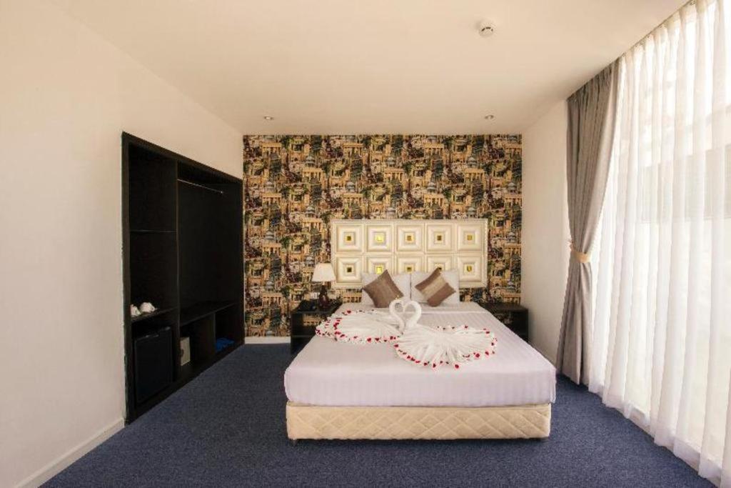 Golden Crown Saigon Hotel 3*