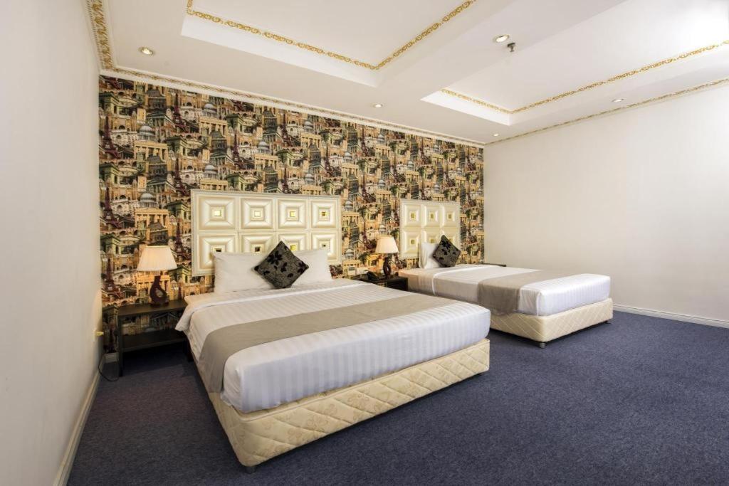Golden Crown Saigon 3*