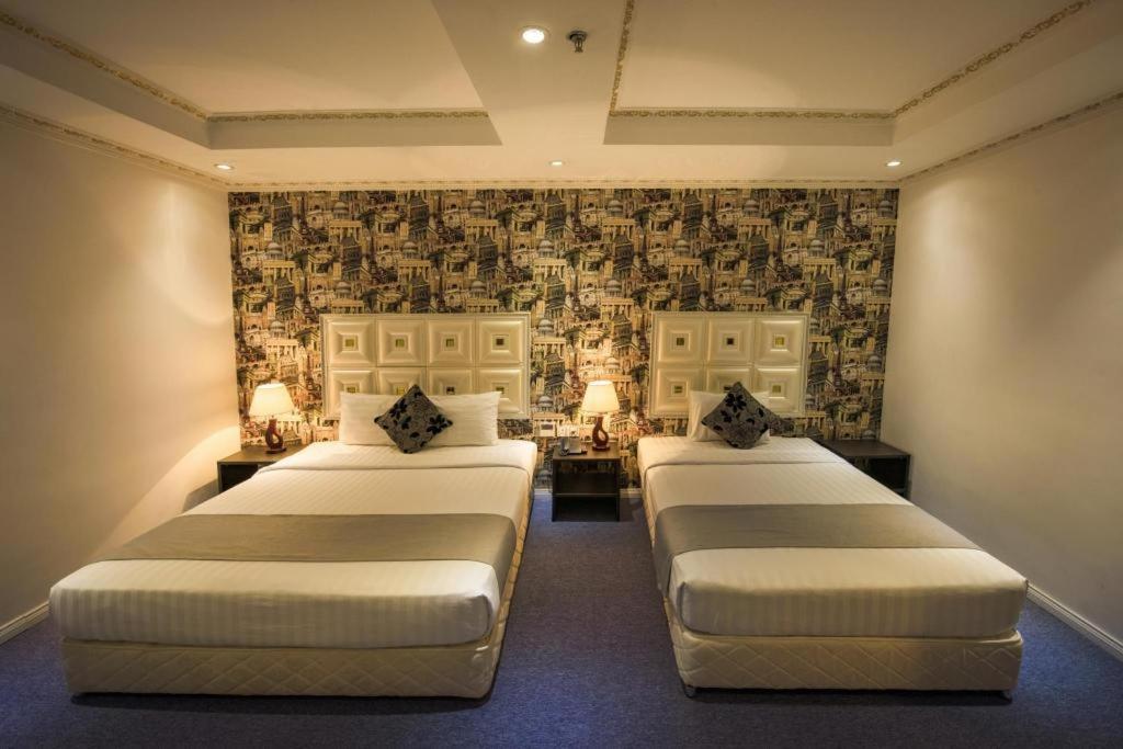 Golden Crown Saigon 3*