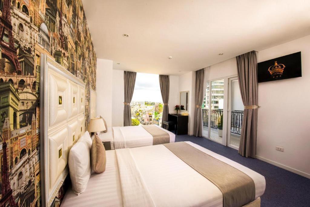 Golden Crown Saigon Hotel