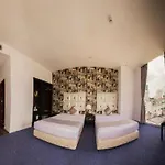 Golden Crown Hotel Saigon
