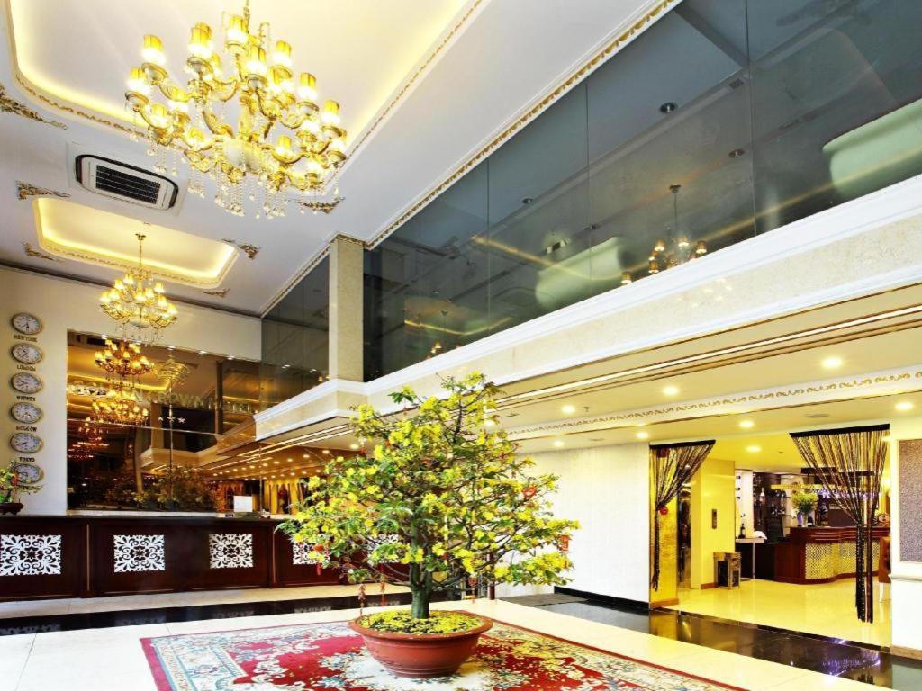 Khách sạn Golden Crown Saigon
