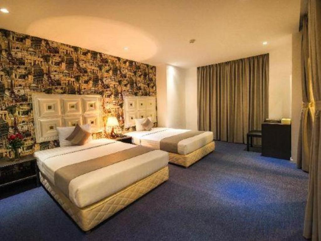 Golden Crown Saigon 3*