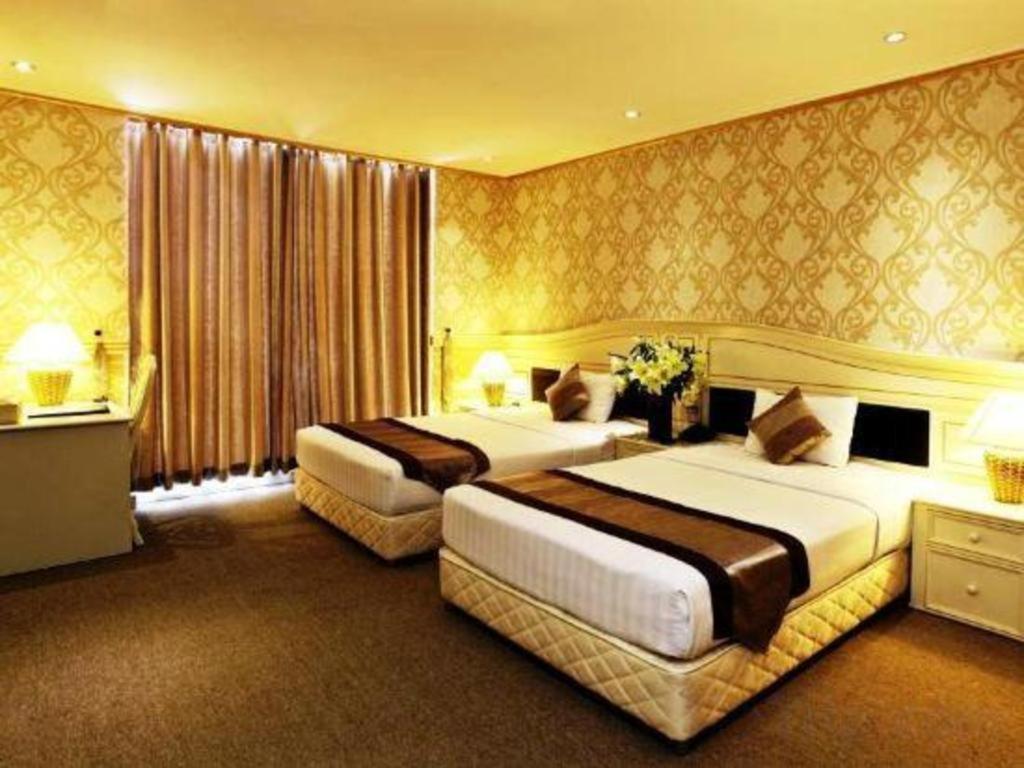 Golden Crown Saigon Khách sạn 3*