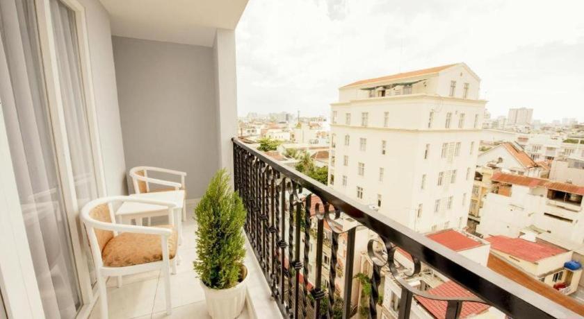 Golden Crown Saigon Khách sạn TP. Hồ Chí Minh